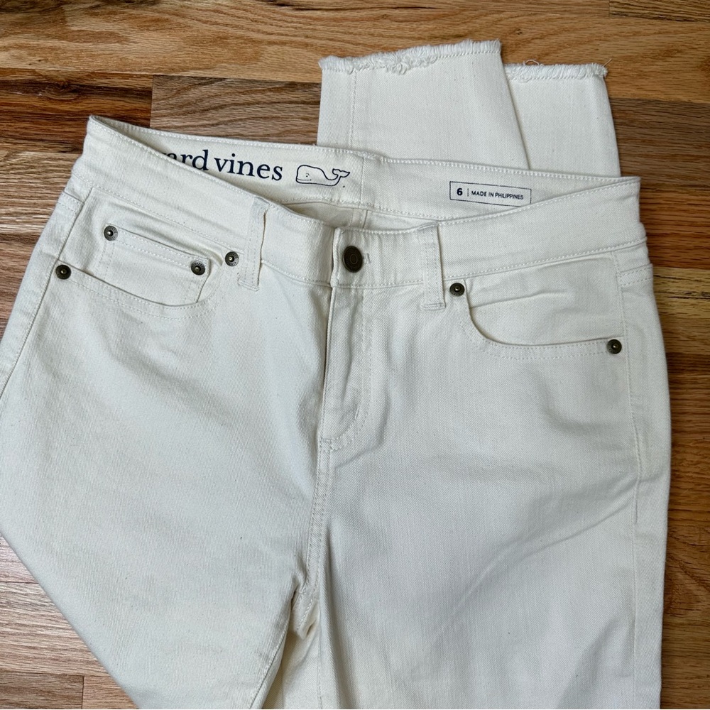 EUC VINEYARD VINES size 6 Ecru Frayed Skinny Jeans